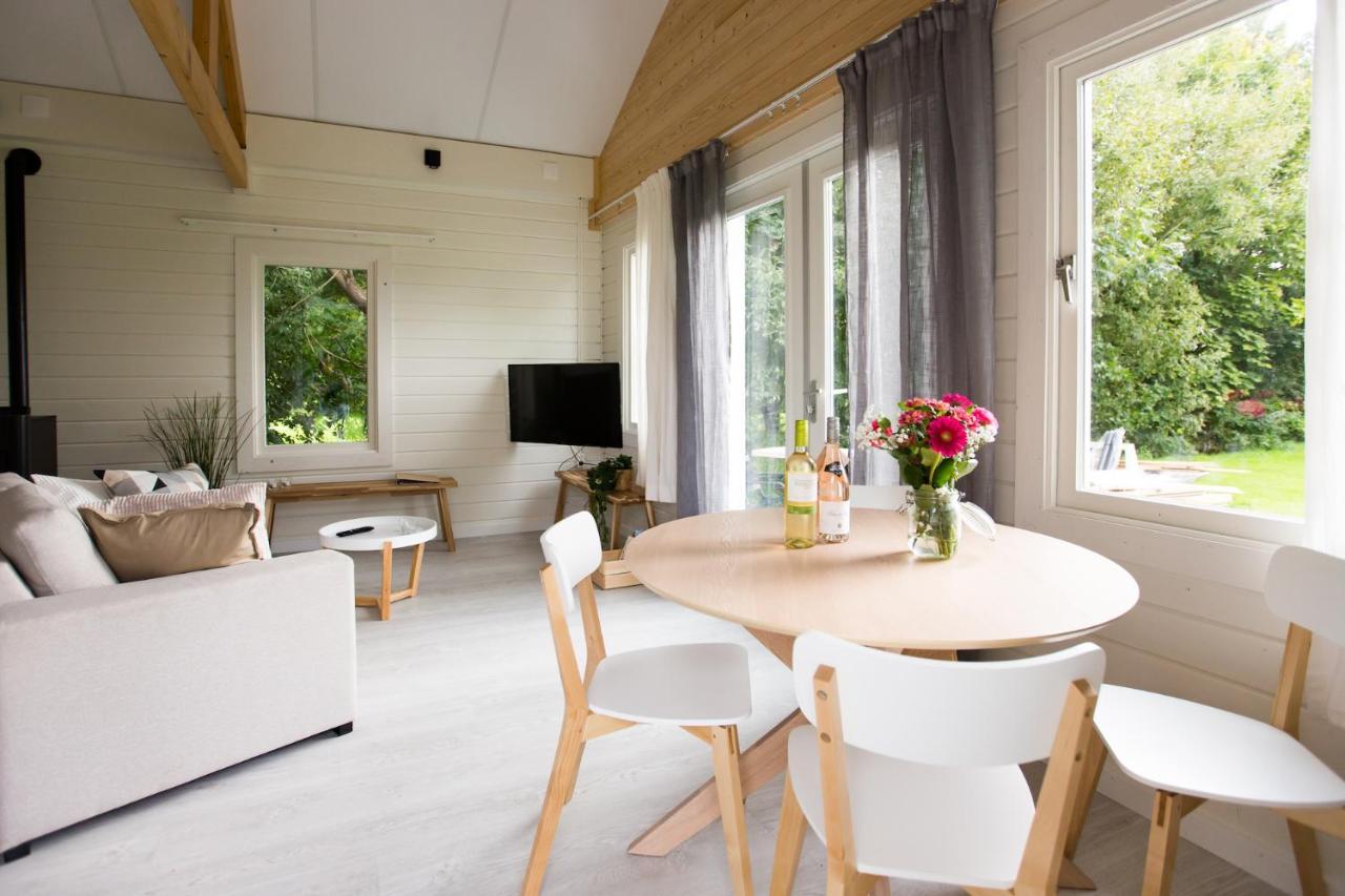 Chalet luxe - vakantiepark de Schreiershoek Dokkum Buitenkant foto