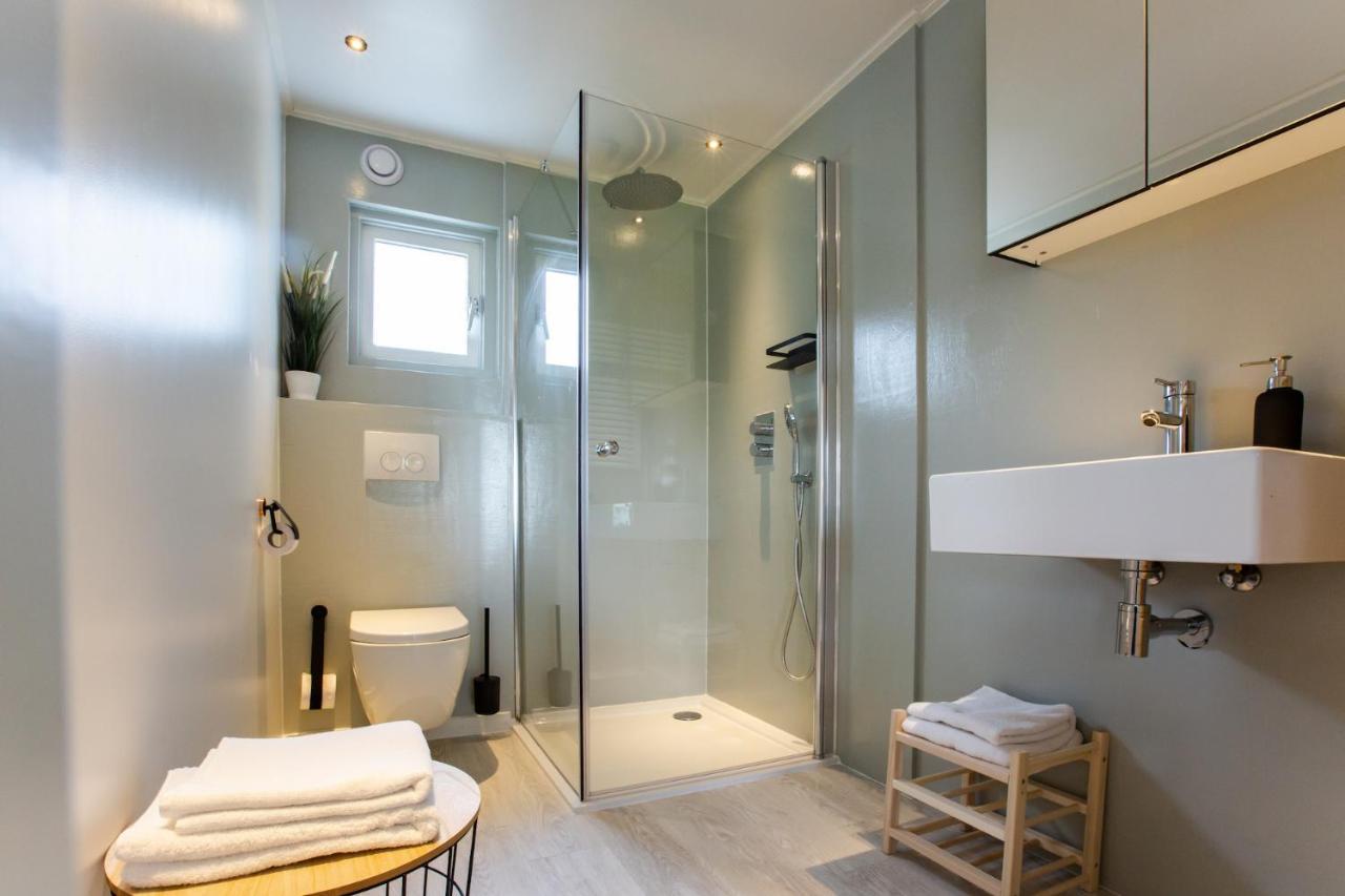 Chalet luxe - vakantiepark de Schreiershoek Dokkum Buitenkant foto
